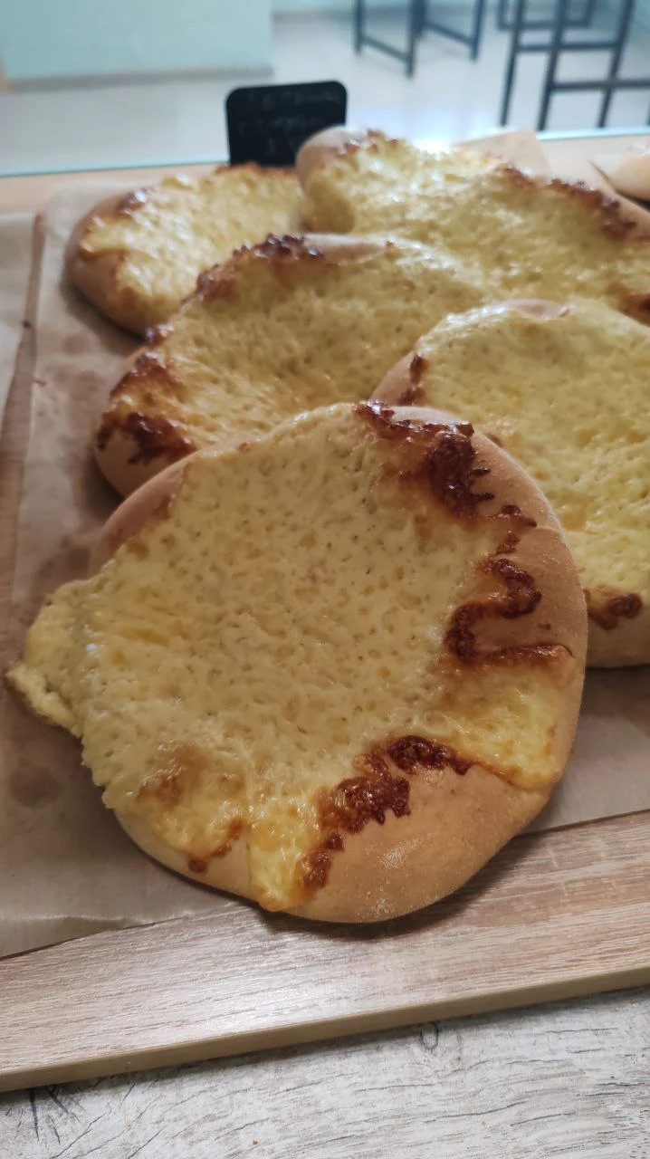 Лепешка с сыром